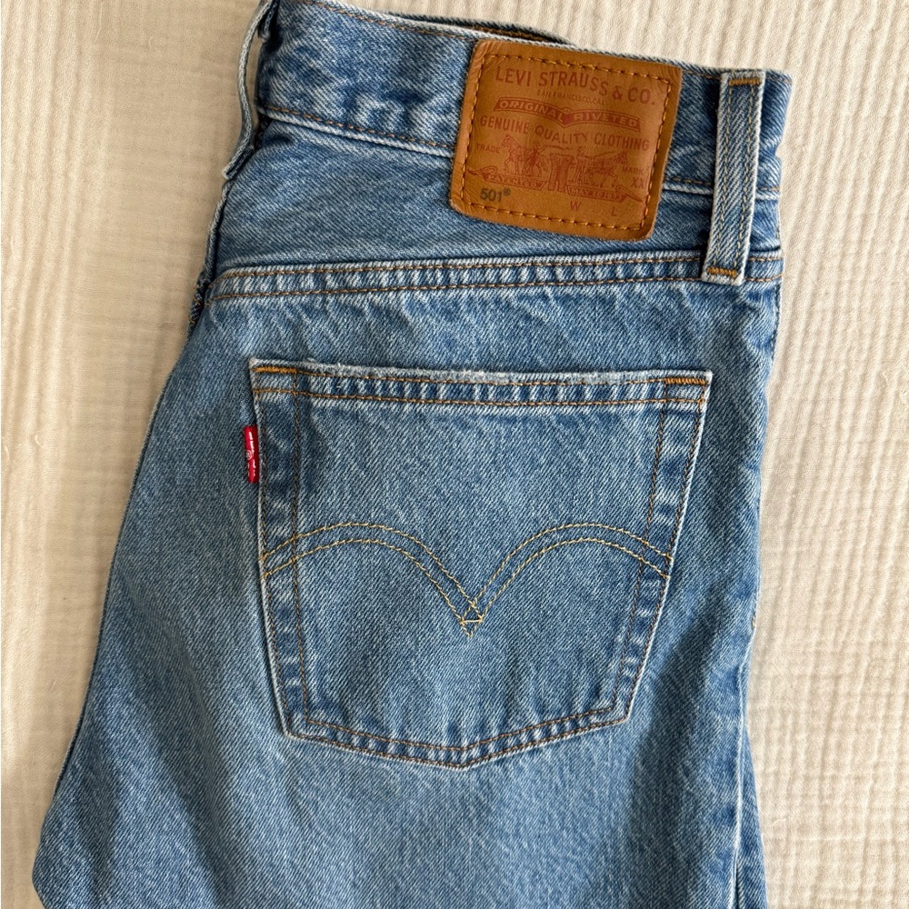 Levi's Light Blue 501 Classic Fit Distressed Women’s Jeans